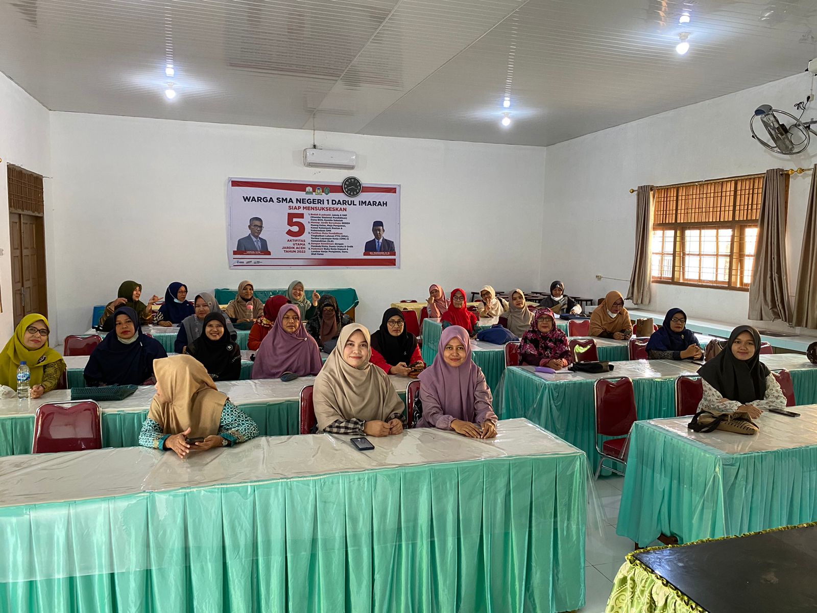 Read more about the article Laboran SMAN 2 Banda Aceh Mengikuti Kegiatan Standarisasi Pengelolaan Laboratorium Bagi Laboran /Pengelolaan Labor Bidang Studi Kimia, Fisika dan Biologi