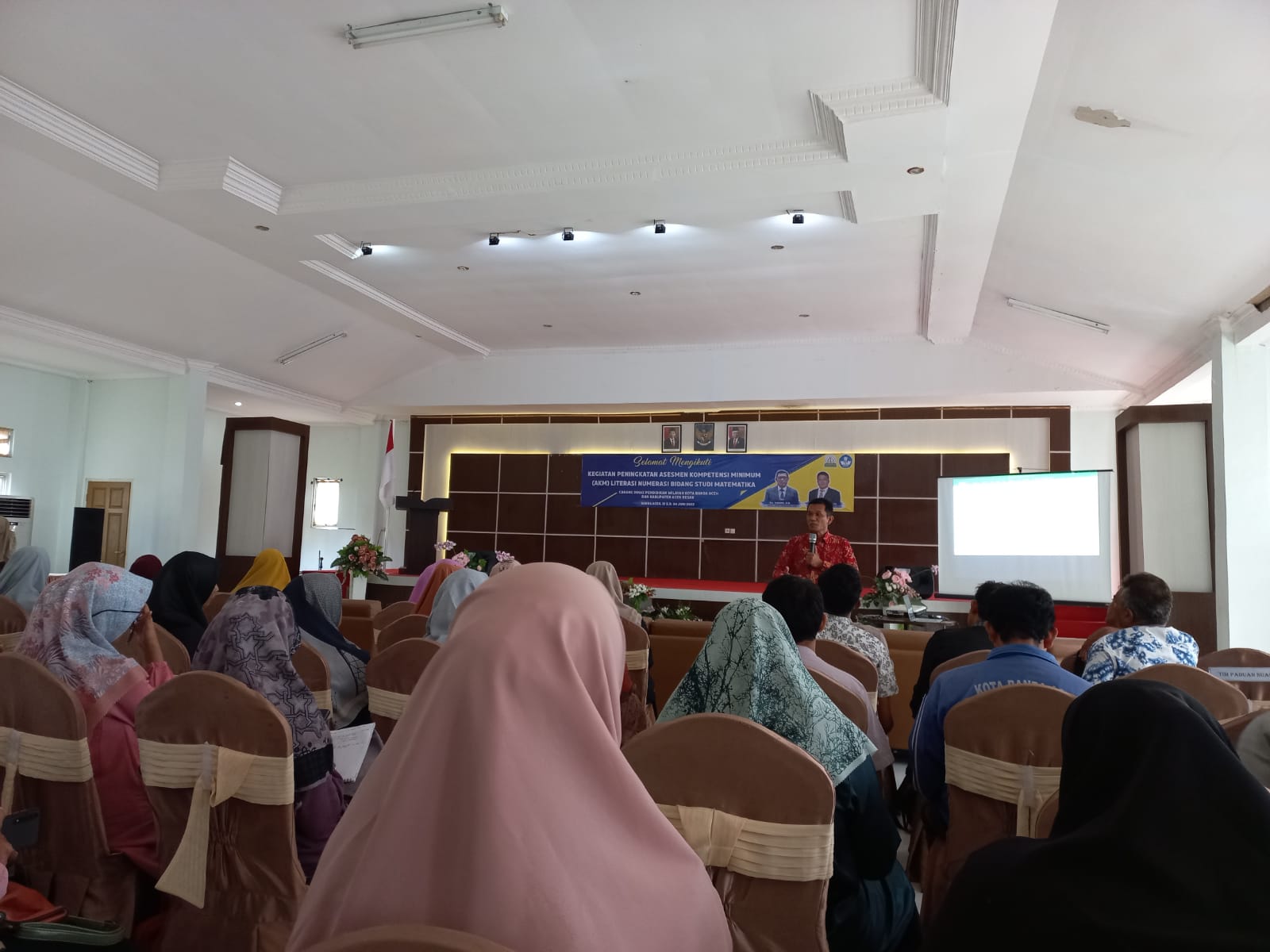 Read more about the article Tiga Guru Matematika SMAN 2 Banda Aceh Mengikuti Peningkatan Asesmen Kompetensi Minimum (AKM)