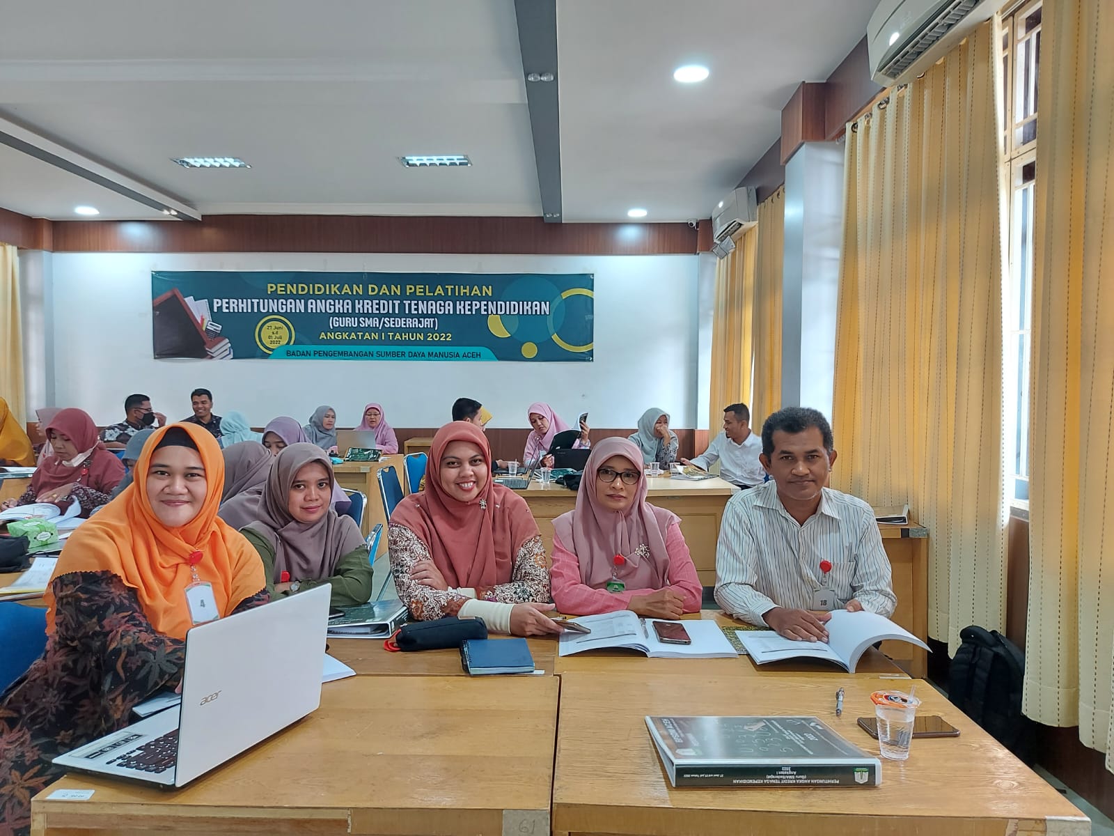 Read more about the article Dua Perwakilan Guru SMAN 2 Banda Aceh Mengikuti Diklat Perhitungan Angka Kredit (PAK)Tenaga Kependidikan