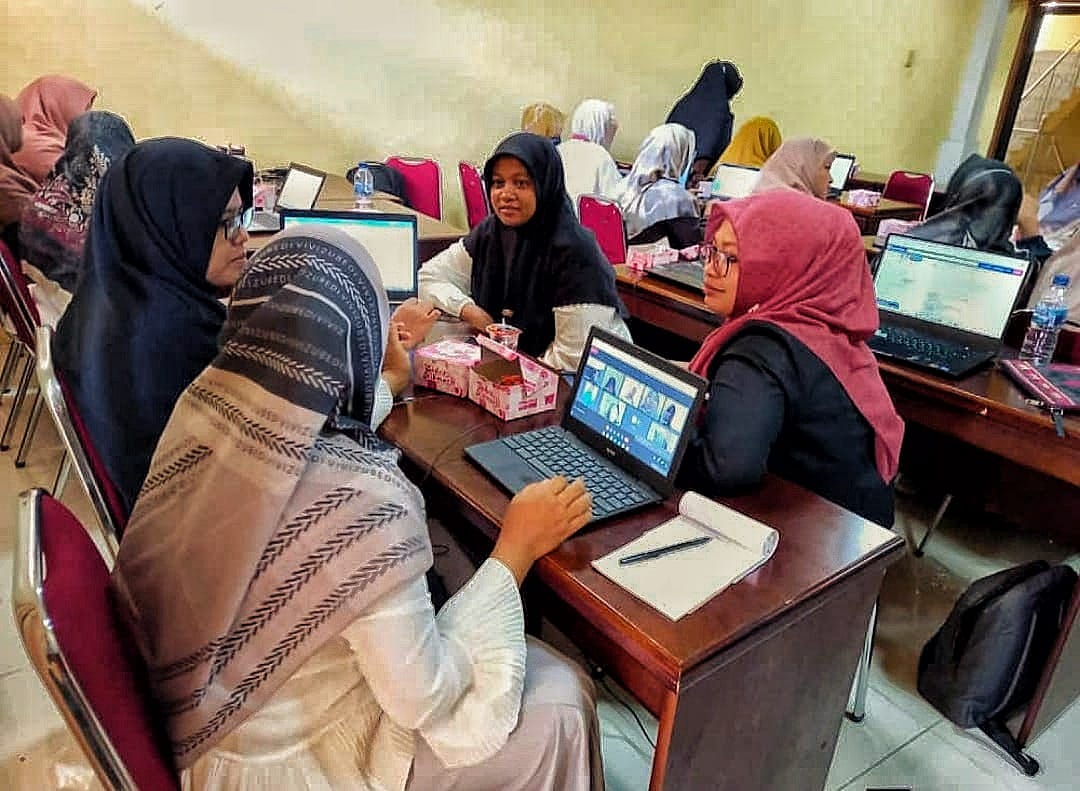 Read more about the article Dua Perwakilan Guru SMAN 2 Banda Aceh Mengikuti Pelatihan Pelatihan AKM Literasi