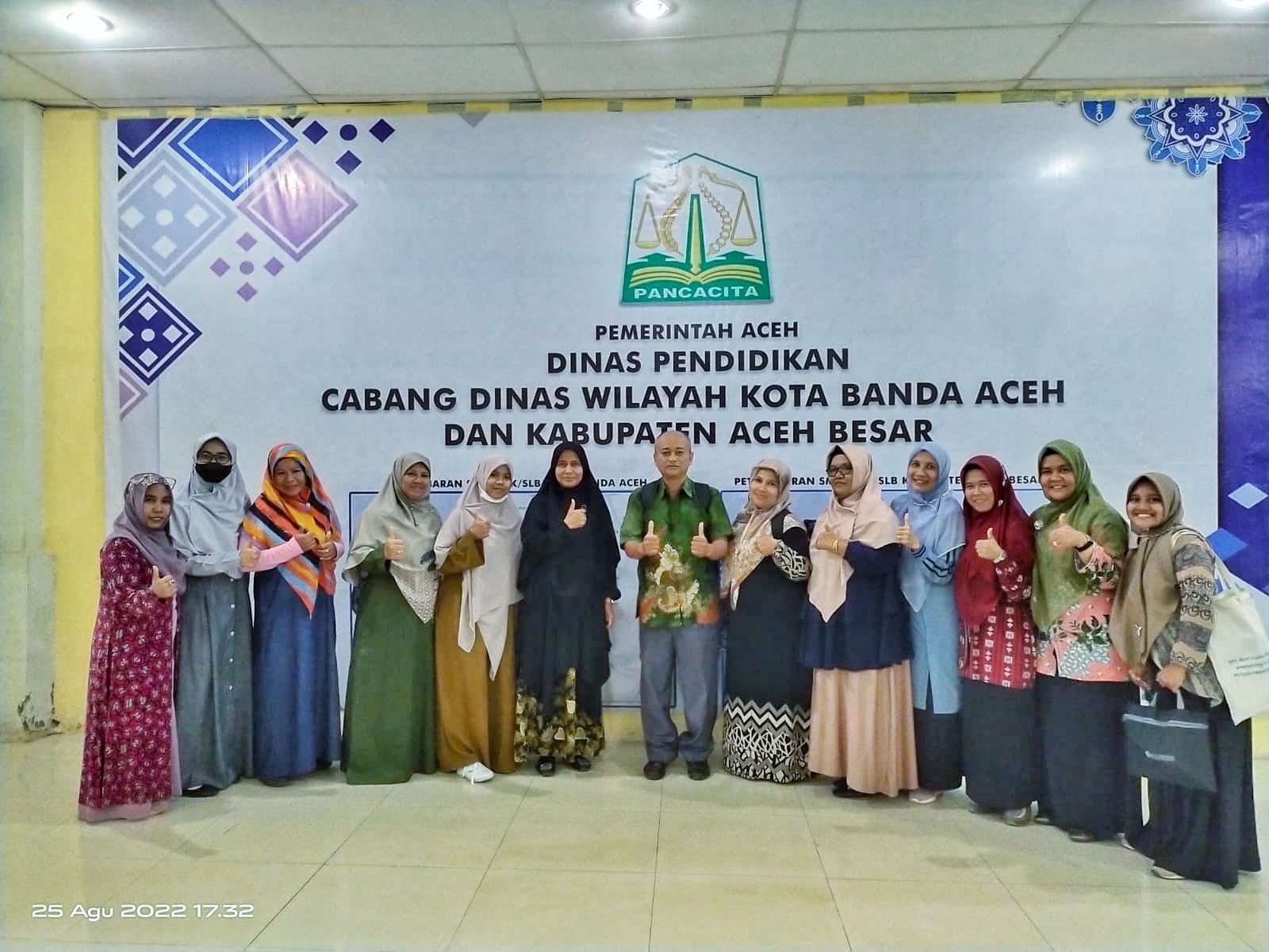 Read more about the article SMAN 2 Banda Aceh Mengikuti Pelatihan Pemanfaatan IT Dalam Pembelajaran