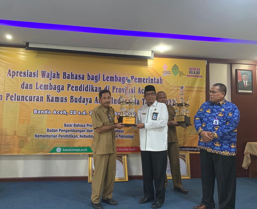 Read more about the article SMAN 2 Banda Aceh Raih Gelar Terbaik II Pada Kegiatan Apresiasi Wajah Bahasa