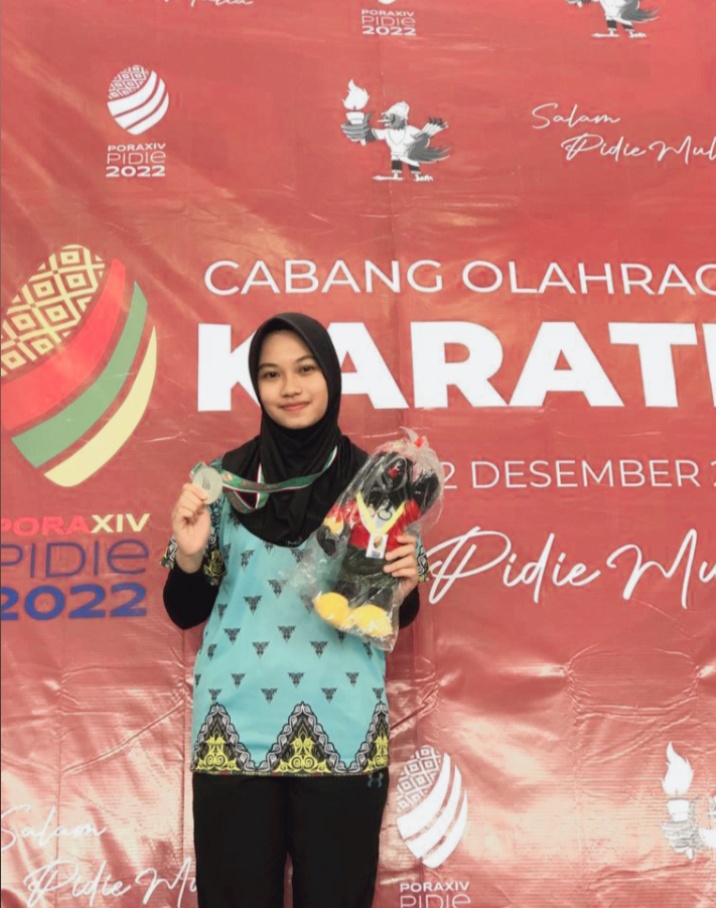 Read more about the article Gebrina Najwa Andini Sabet Medali Perak Cabor Karate pada PORA XIV di Pidie