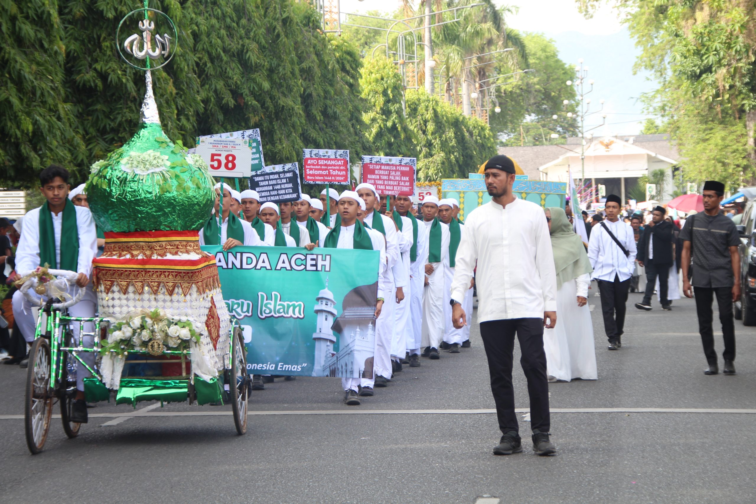 Read more about the article SMAN 2 Banda Aceh Meriahkan Pawai Budaya Tahun Baru Islam 1 Muharram 1446 Hijriah