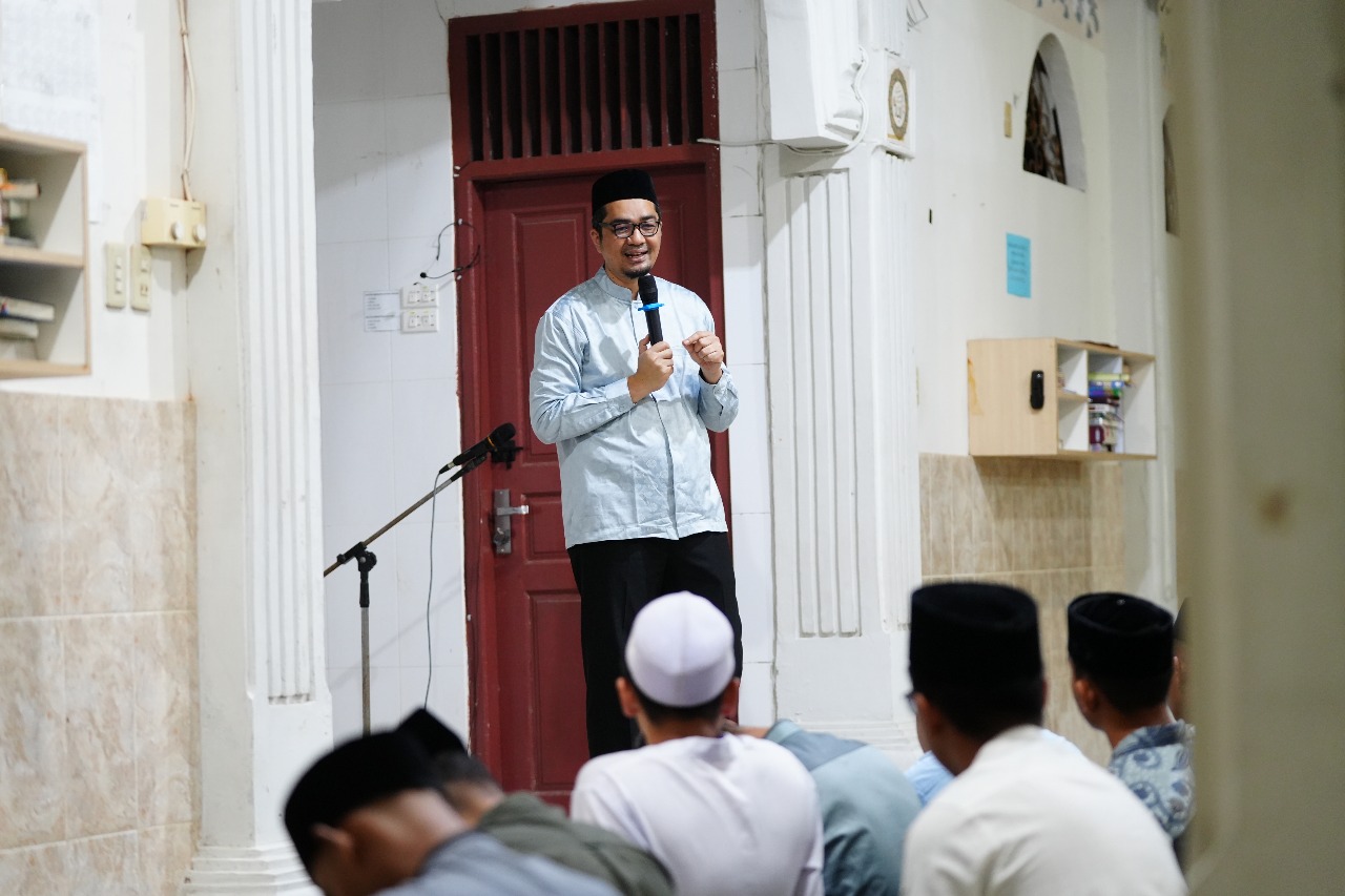 Read more about the article Tausiah Subuh di SMAN 2 Banda Aceh, Kadisdik Aceh Tanamkan Kebiasaan Anak Indonesia Hebat